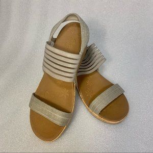 NIB Skechers Tan Beverlee Slip On Sandal, 9 Wide